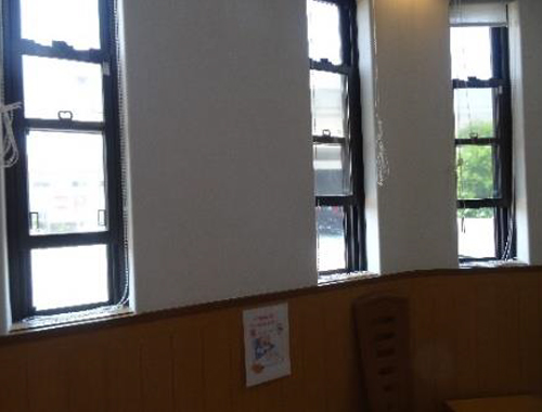 窓を開けて換気